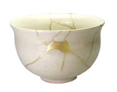 Kintsugi: l’arte di illuminare le ferite